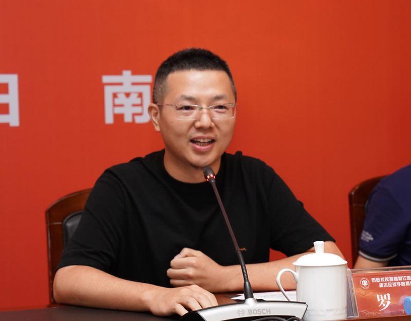 世界上最好的足球，激情、技艺与梦想的碰撞