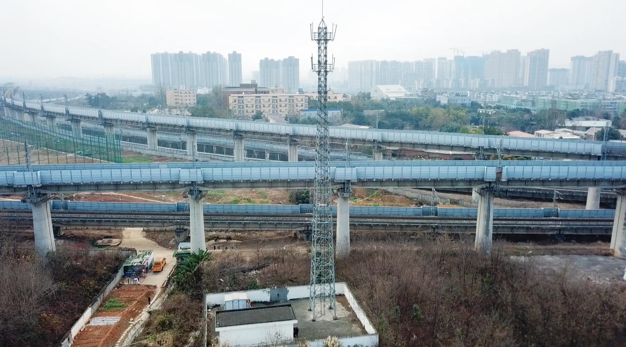 圣诞节的温馨守护者，天线宝宝236的奇妙之旅