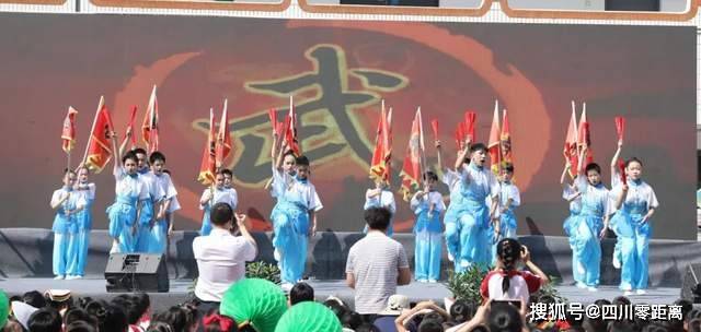 岗位轮换，焰舞字谜中的文化传承与个人成长