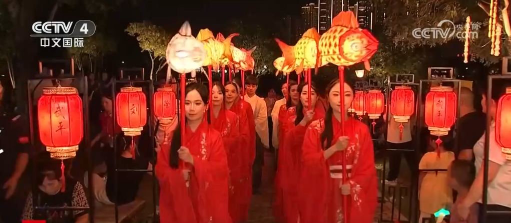 猜灯谜大全，点亮智慧之光的传统游戏