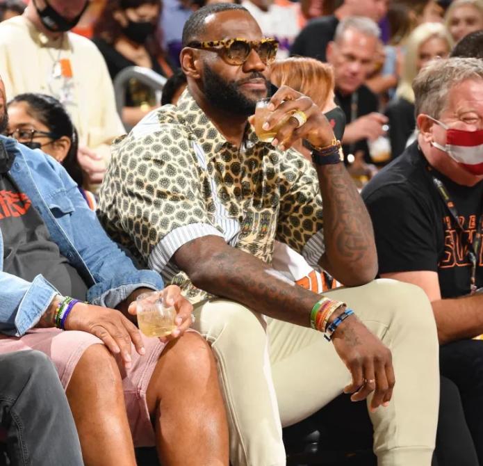 篮球迷的福音，NBA看球宝—在线直播的极致体验