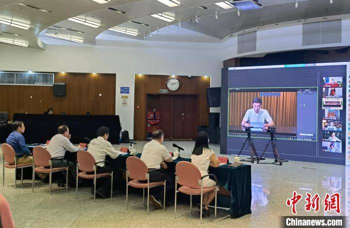 澳门六玄玄网论坛最新动态速递，今日热点解析与警示